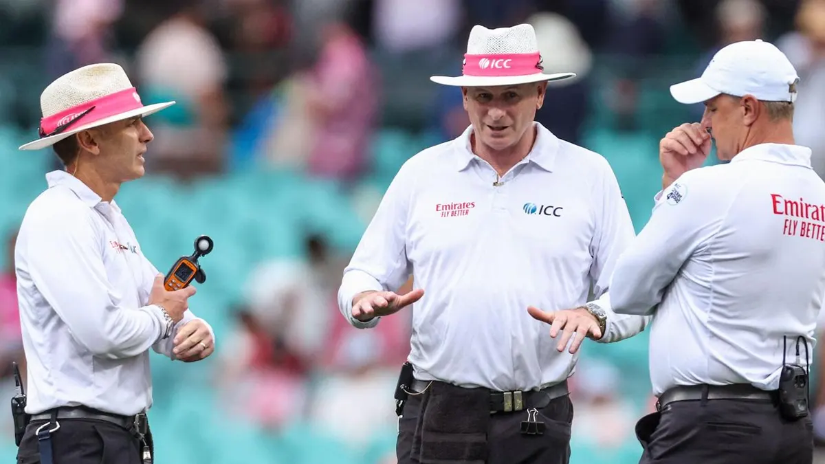 cricket umpiring Walkie-Talkie