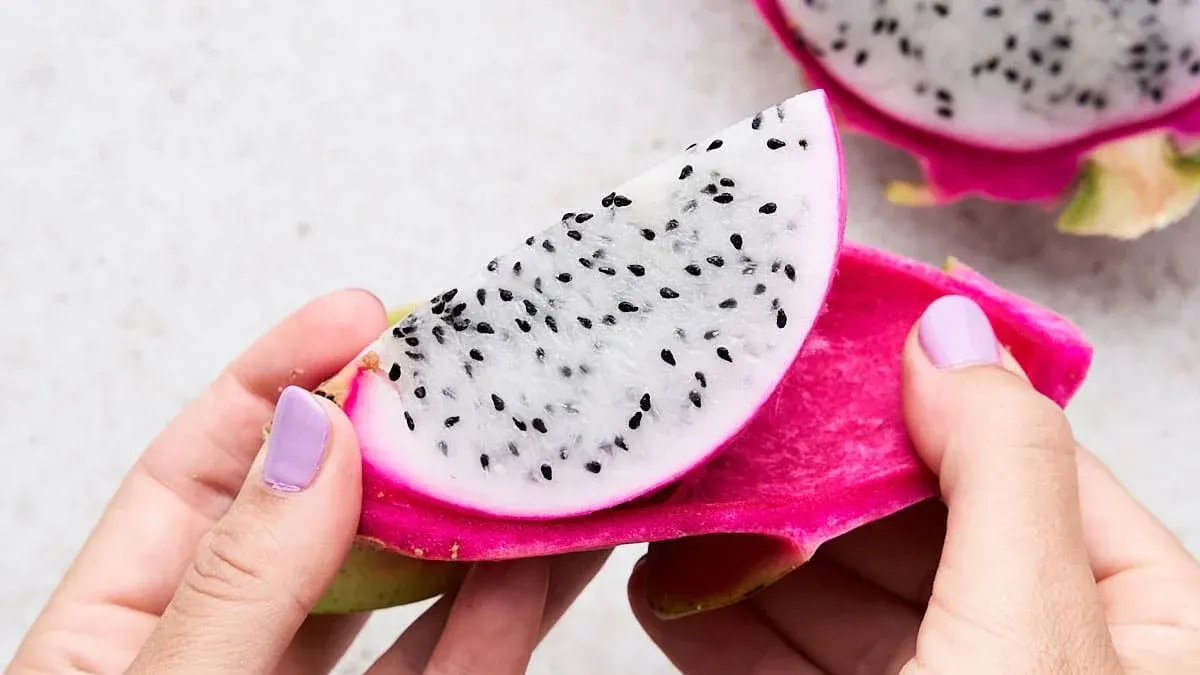 Do not eat the dragon fruit layer